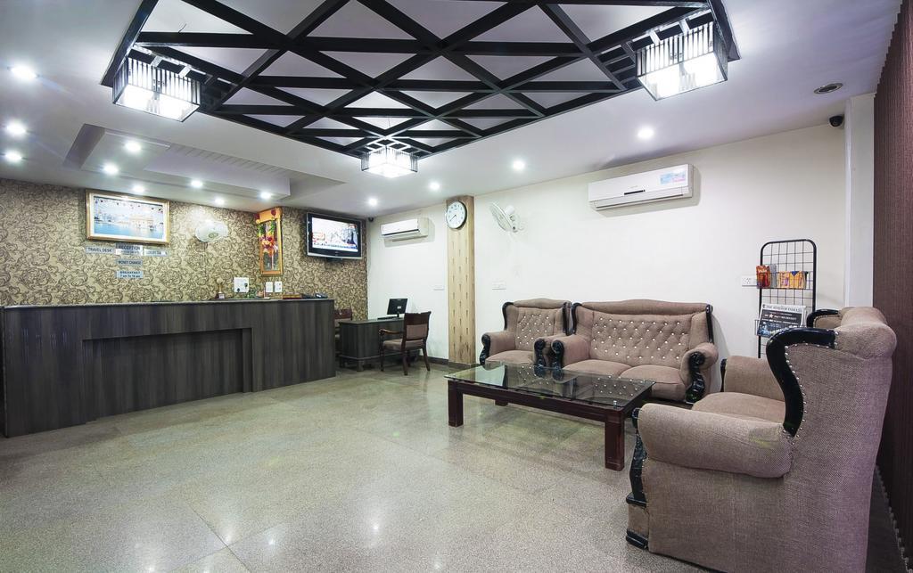 Hotel Sunrise Дели Экстерьер фото