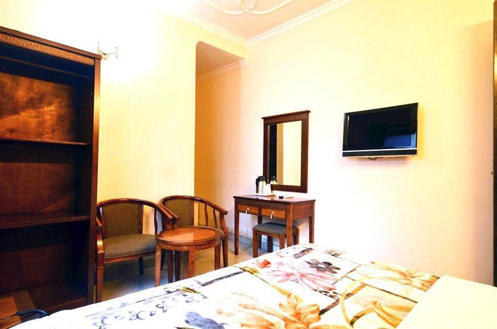 Hotel Sunrise Дели Экстерьер фото