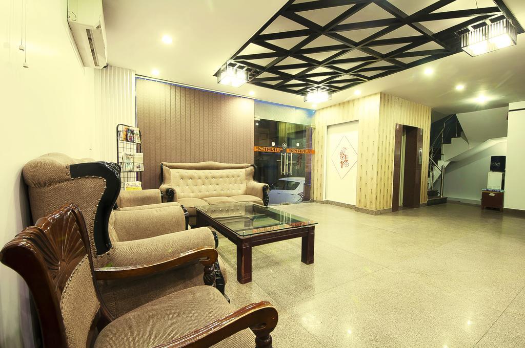 Hotel Sunrise Дели Экстерьер фото