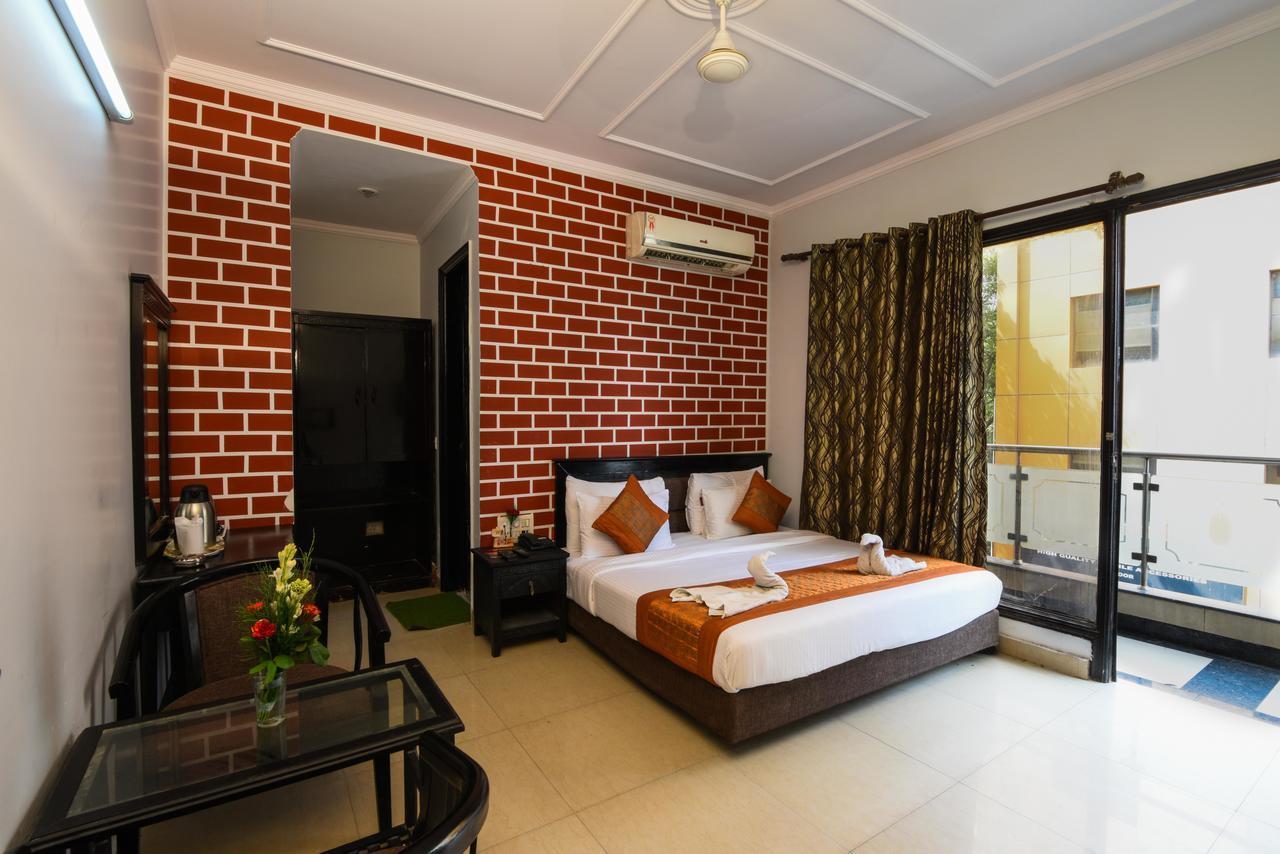 Hotel Sunrise Дели Экстерьер фото