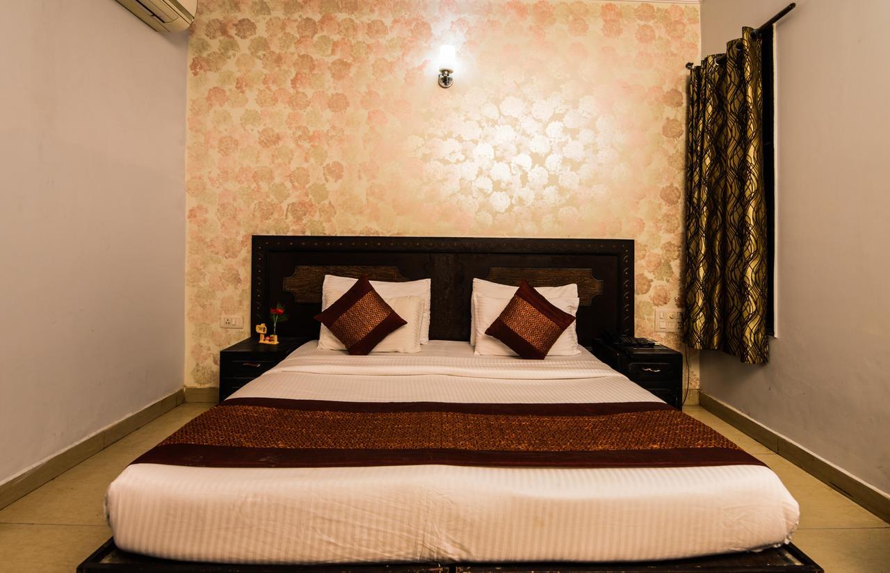 Hotel Sunrise Дели Экстерьер фото